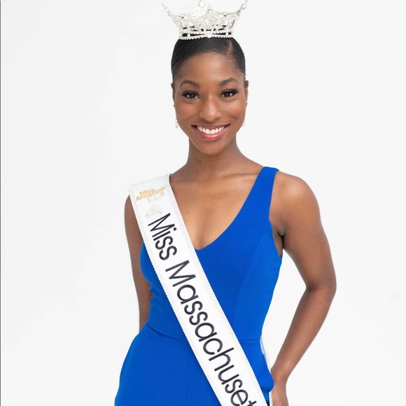 Meet your Posher, Elizabeth - Picture 2 of 2